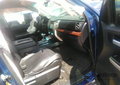 2014 Toyota Tundra Limited 5.7L V8 z USA, uszkodzony, nr VIN 5TFBY5F15EX386217